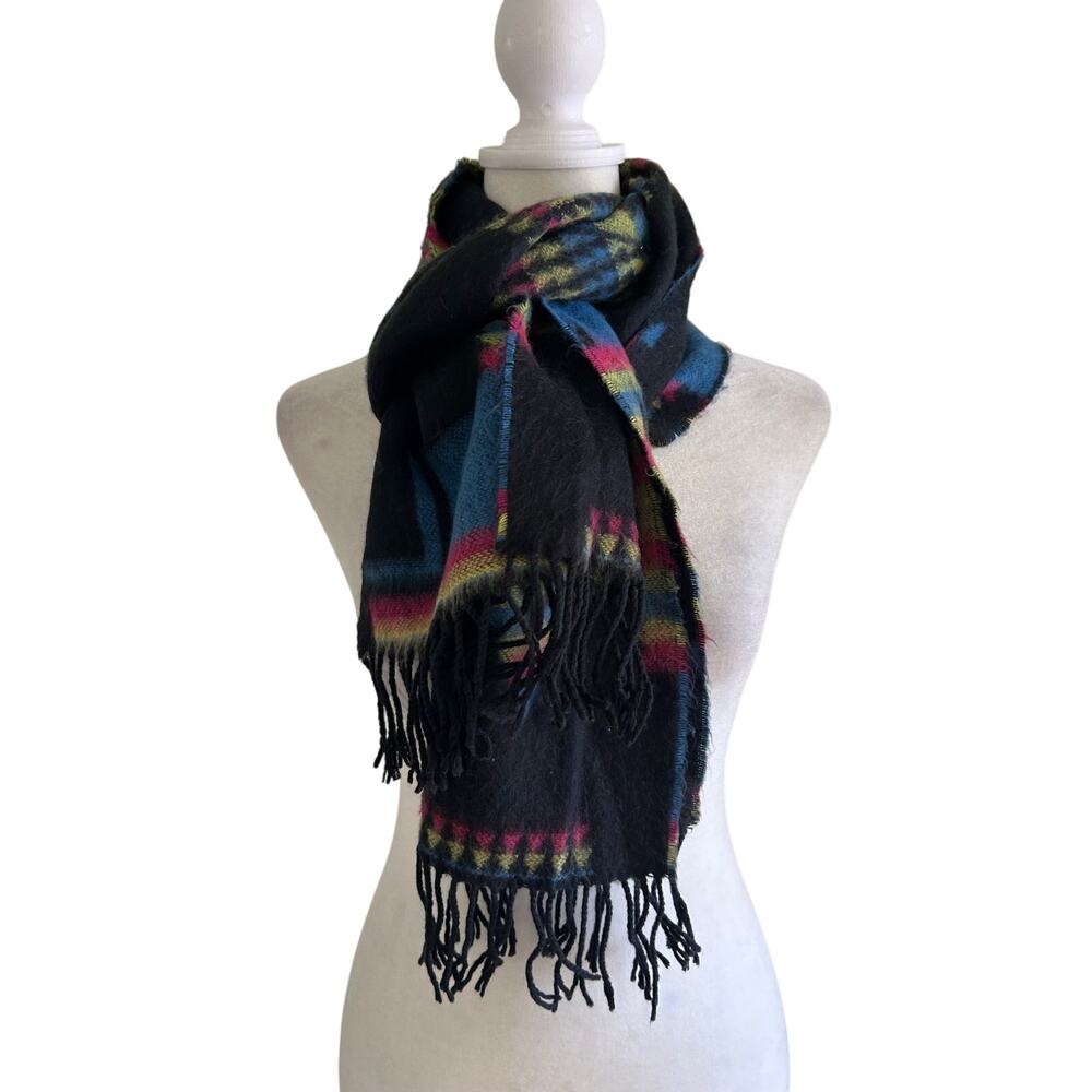 D&T Softer Than Cashmere Scarf Aztec Southwestern Tassel Hem Winter Comfortcore
